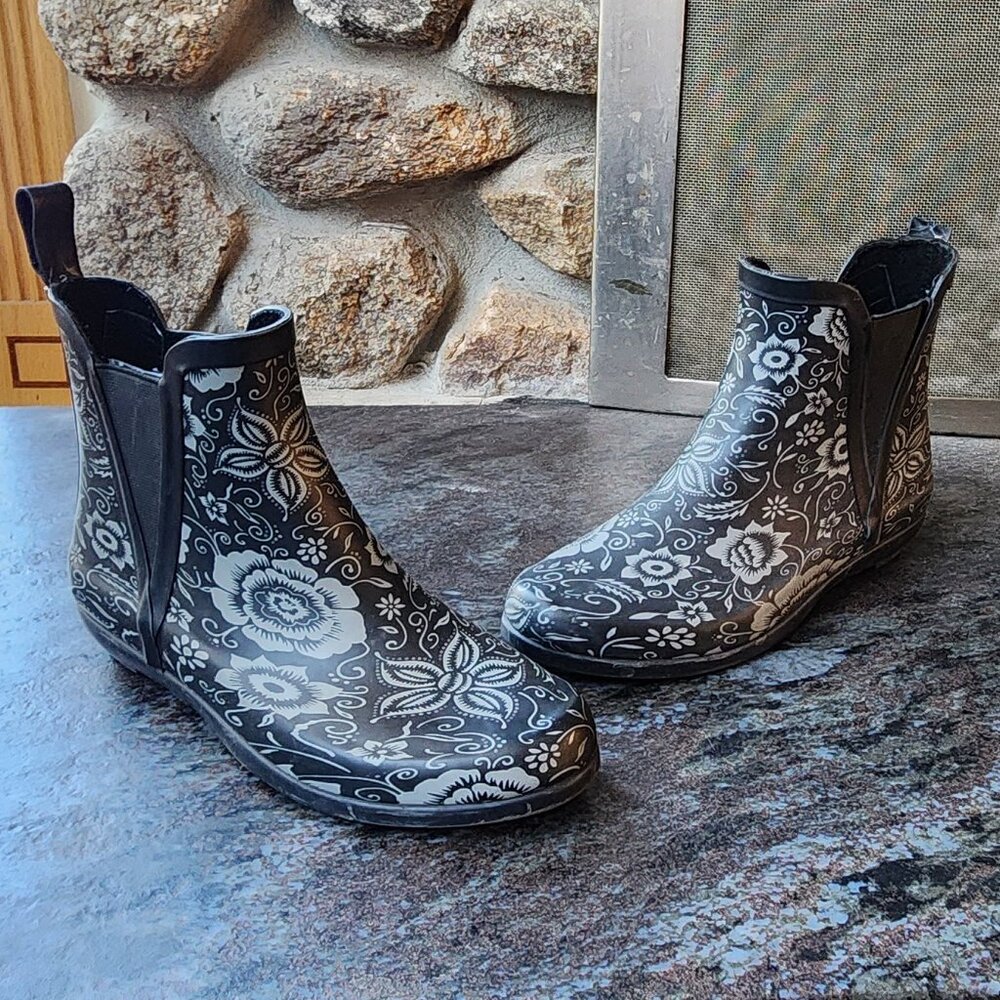 Capelli Of New York Floral Rubber Boots Size 6